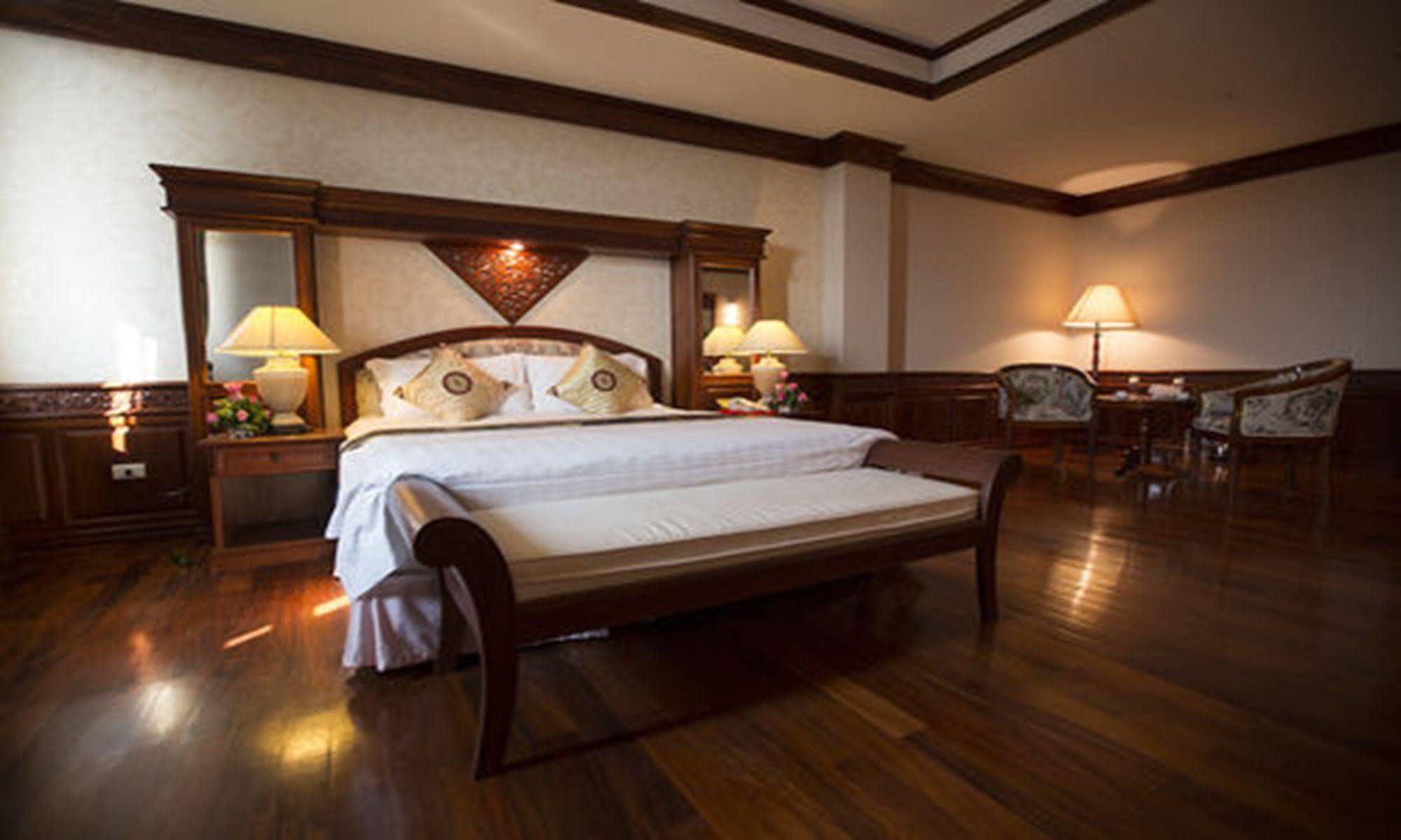 Angkham Hotel Wientian Zewnętrze zdjęcie
