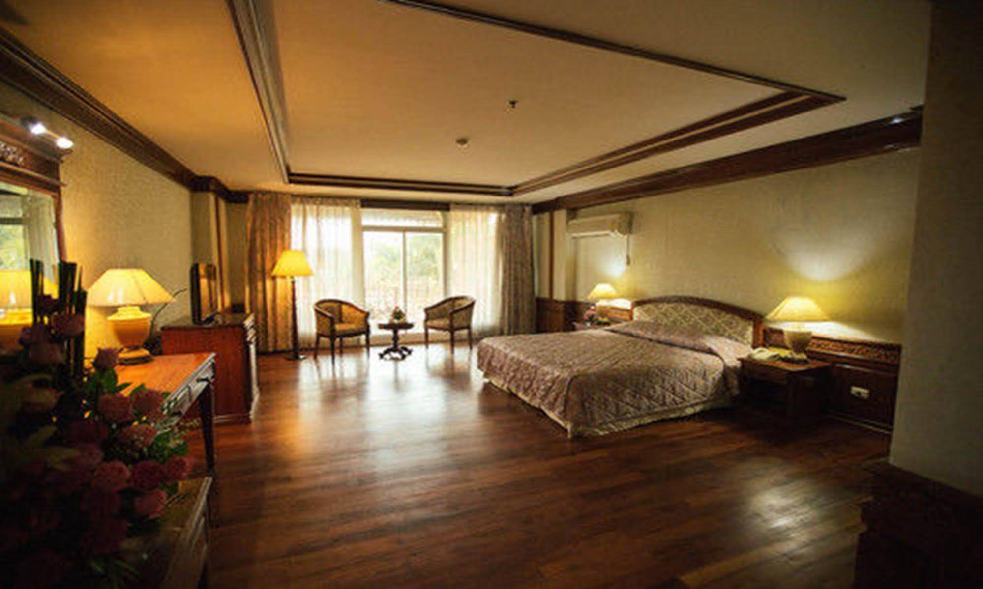 Angkham Hotel Wientian Zewnętrze zdjęcie